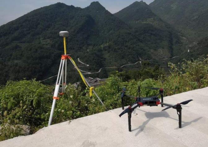 無(wú)人機(jī)GPS空中定位RTK和PPK技術(shù)原理分析插圖1 PPK的作業(yè)原理