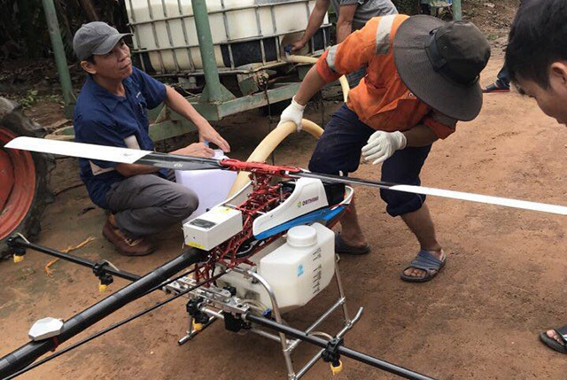 無人機為香蕉施肥插圖 無人機為香蕉施肥