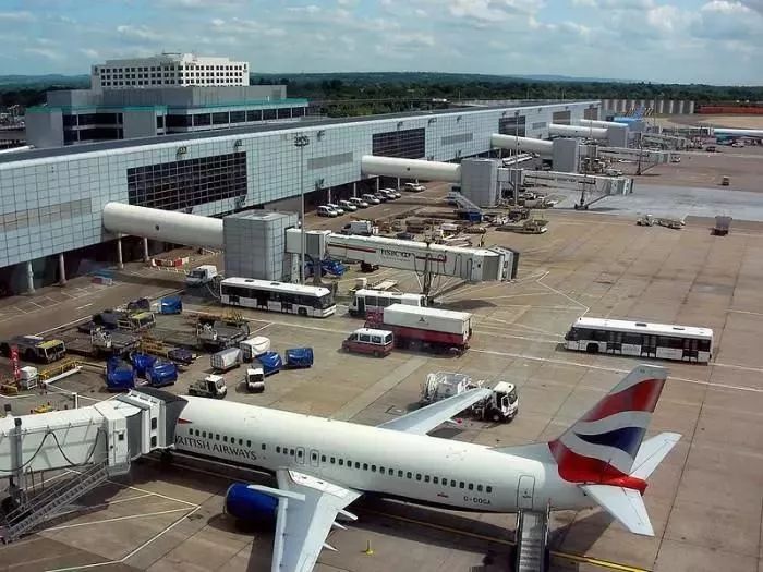 蓋特威克機場極端措施免受無人機侵擾插圖 英國警方極端措施機場免受無人機侵擾