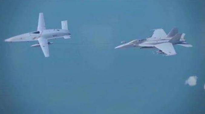 美國(guó)海軍飛行員開(kāi)始學(xué)習(xí)“飛行”MQ-25無(wú)人加油機(jī)插圖 美國(guó)海軍飛行員開(kāi)始學(xué)習(xí)“飛行”MQ-25無(wú)人加油機(jī)