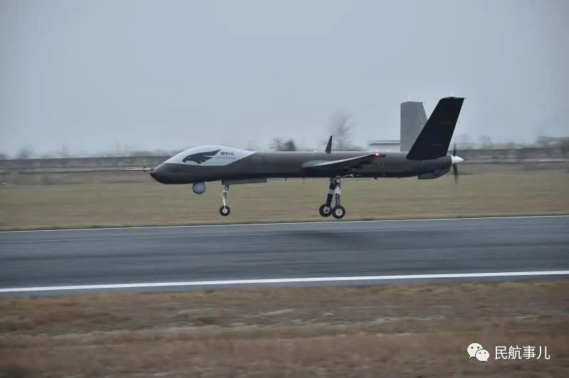 翼龍-2無人機全球首次大型無人機應(yīng)急通信實戰(zhàn)演練插圖1 翼龍-2無人機是由中國航空工業(yè)集團公司自主研制的具有國際先進水平的多用途無人機