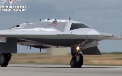 無人機空戰(zhàn)到來，2021年俄羅斯“獵人”重型無人機將發(fā)射空空導彈