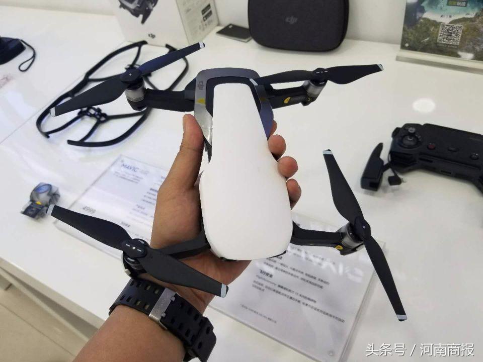 出租大疆無人機(jī)有什么利潤嗎(出租無人機(jī)一個(gè)月能賺上萬元)插圖1 80后小伙兒鄭州做這種生意 出租無人機(jī)一個(gè)月能賺上萬元