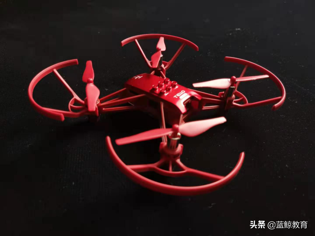 大疆無人機編程(大疆教育無人機Tello無人機測評)插圖 大疆教育新款編程無人機測評:探索編程學(xué)習(xí)外化的另一種可能性