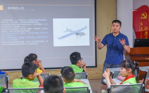 無人機diy、無人機放飛，暑期托管也可以如此高大上