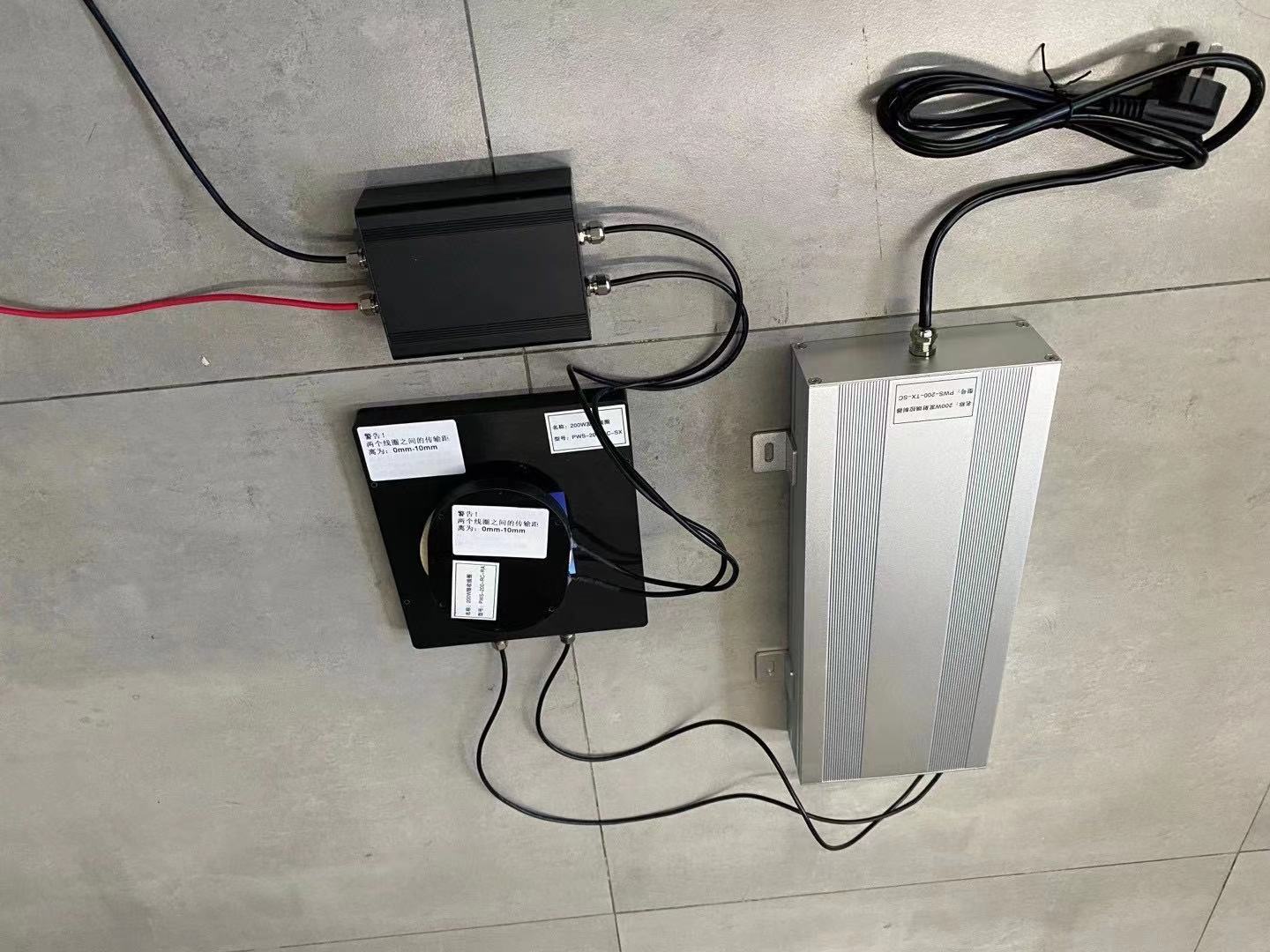 青島帕沃思智能科技無(wú)人機(jī)用無(wú)線充電器(最大輸出功率150W)插圖 無(wú)人機(jī)用無(wú)線充電器