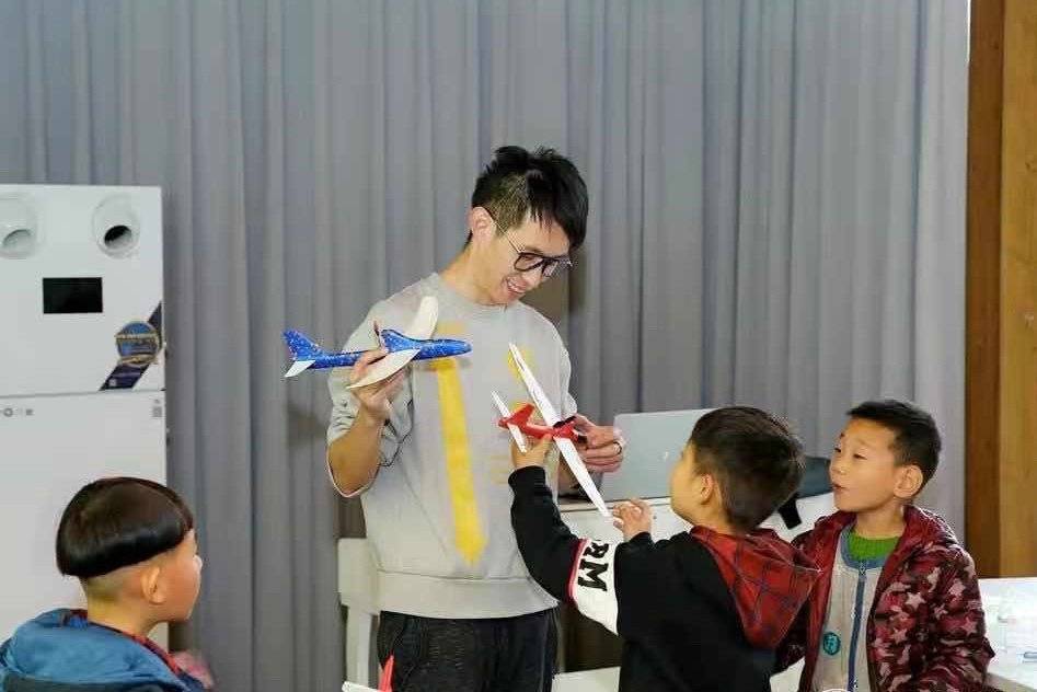 山河科技航空航天科普夏令營插圖 研學(xué)線路丨航空航天科普夏令營導(dǎo)師與你暢聊飛天夢