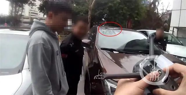 重慶無(wú)人機(jī)砸路邊轎車(chē)(后悔未購(gòu)買(mǎi)無(wú)人機(jī)保險(xiǎn))插圖1 圖片