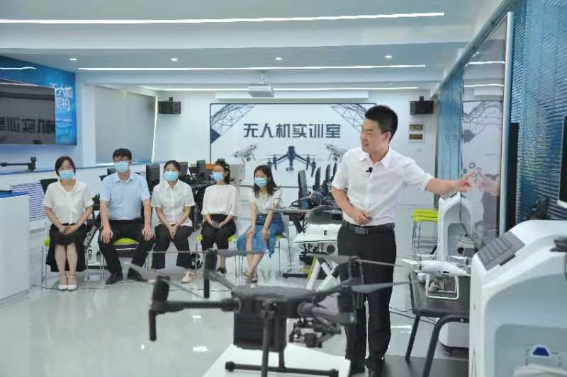 無(wú)人機(jī)科普直播課送上兒童節(jié)“新”禮物插圖 無(wú)人機(jī)科普直播課送上兒童節(jié)“新”禮物